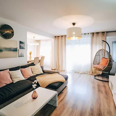 Le Nid Urbain 2 Bedrooms Parking Wi-fi Balcony Strasbourg